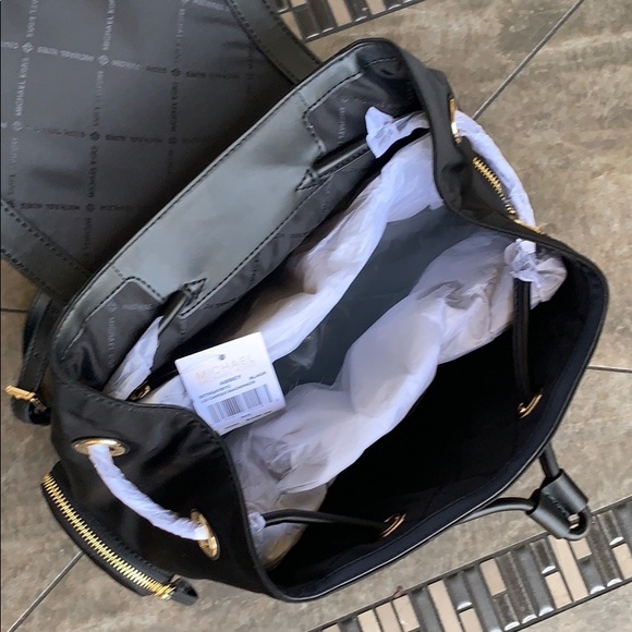 MICHAEL KORS ABBEY LG CARGO BACKPACK BLACK - Picture 13 of 16